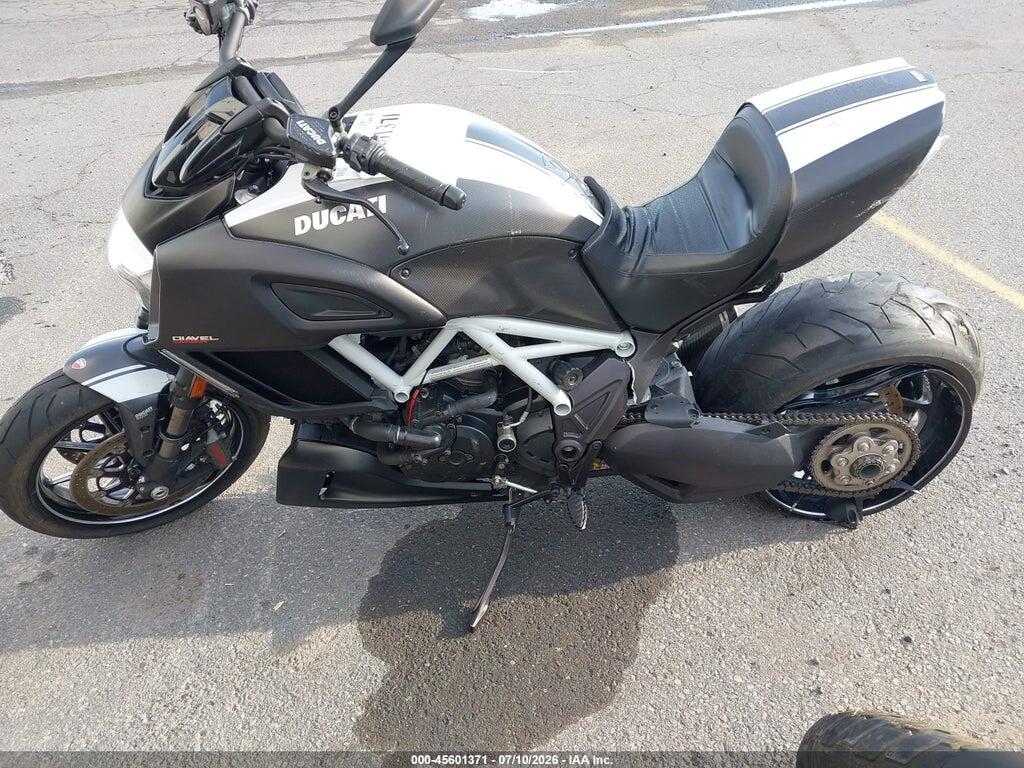 ZDM13BSW9FB020841 2015 DUCATI DIAVEL photo no. 12