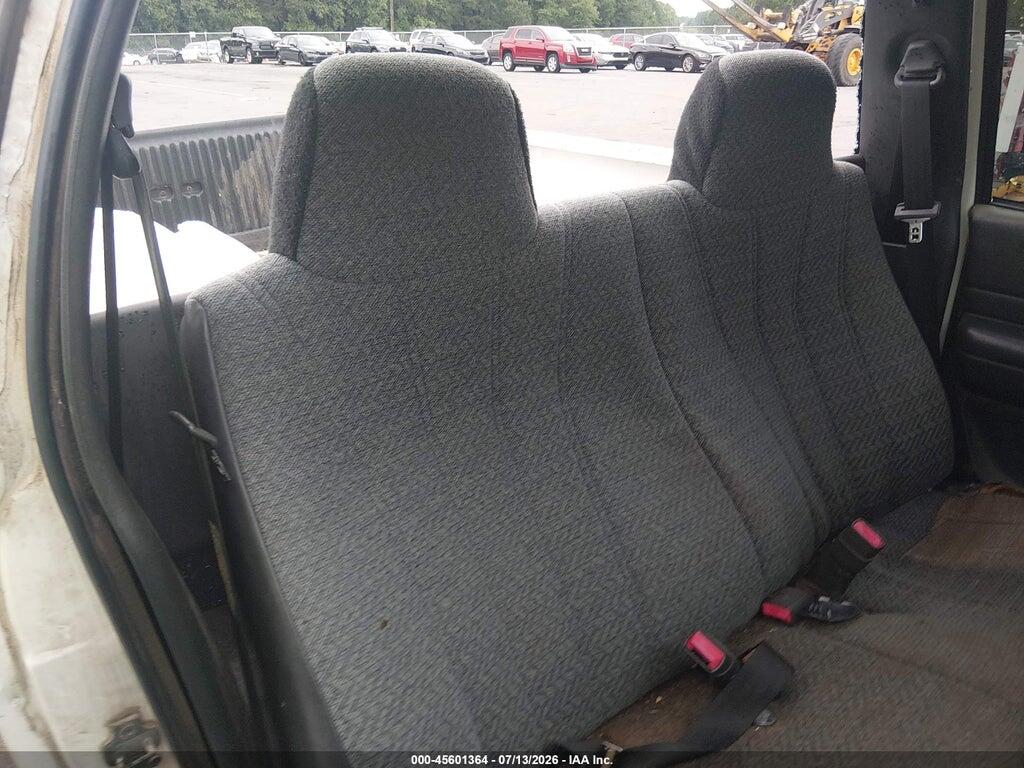 1GTCS145828168301 2002 GMC SONOMA photo no. 8