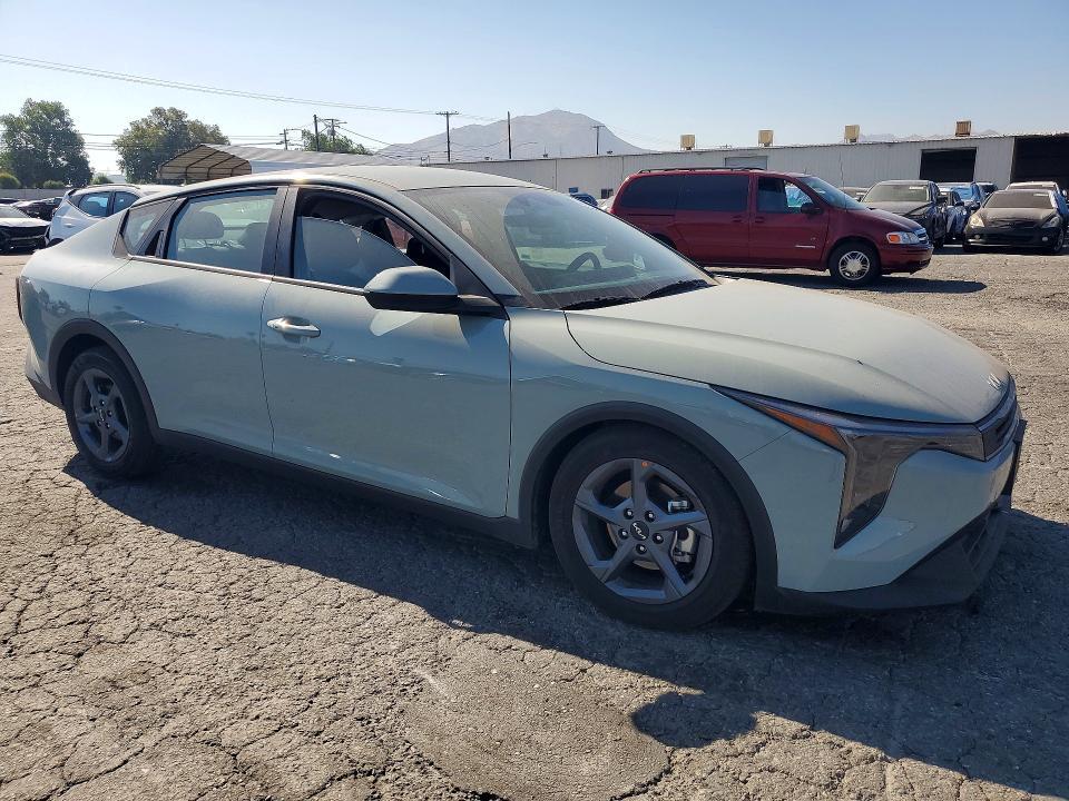 2025 KIA K4 LXS — Фото 4 из 12