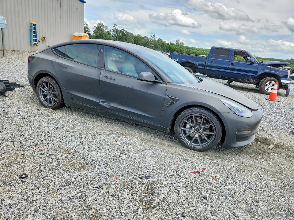 2022 TESLA MODEL 3 — Фото 4 из 13