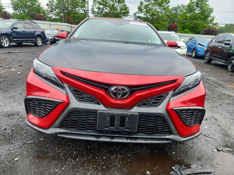 2022 TOYOTA CAMRY SE — Фото 5 из 12
