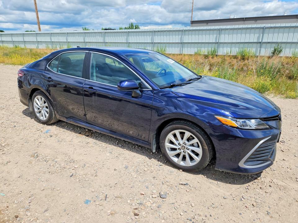 2022 TOYOTA CAMRY LE — Фото 4 из 12
