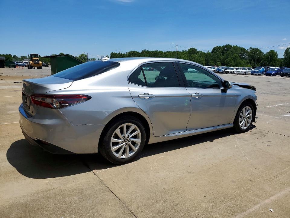 2022 TOYOTA CAMRY LE — Фото 3 из 13