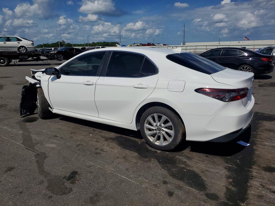 2022 TOYOTA CAMRY LE — Фото 2 из 12