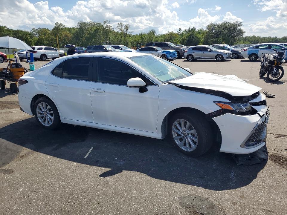 2022 TOYOTA CAMRY LE — Фото 4 из 12