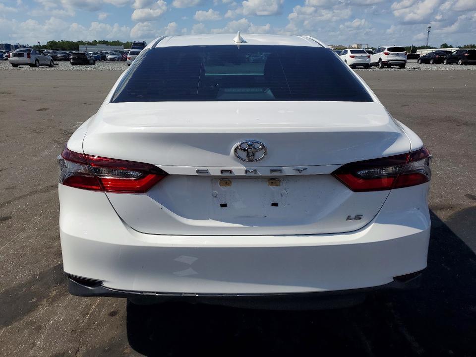 2022 TOYOTA CAMRY LE — Фото 6 из 12