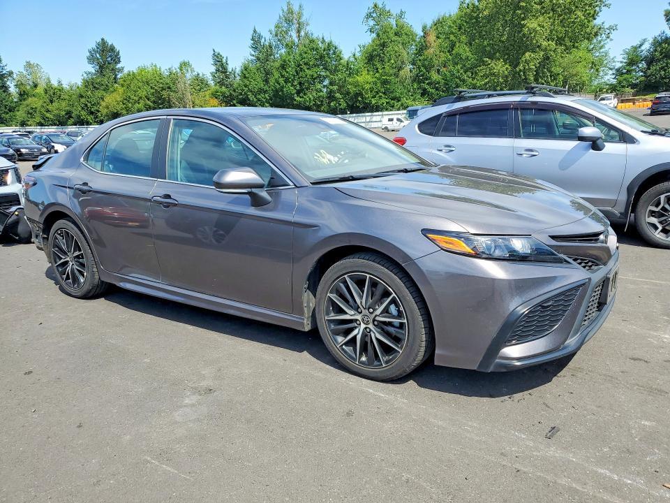 2022 TOYOTA CAMRY SE — Фото 4 из 13