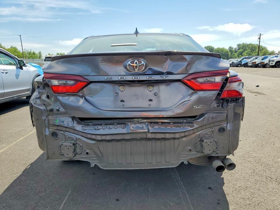 2022 TOYOTA CAMRY SE — Фото 6 из 13