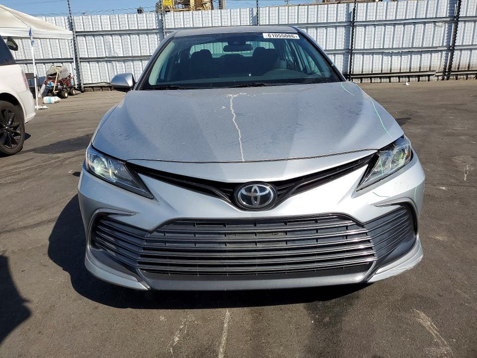 2022 TOYOTA CAMRY LE — Фото 5 из 12