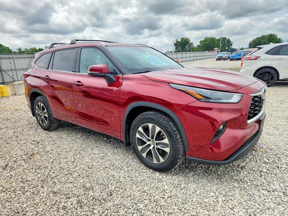 5TDHZRBH9NS561768 2022 TOYOTA HIGHLANDER photo no. 4