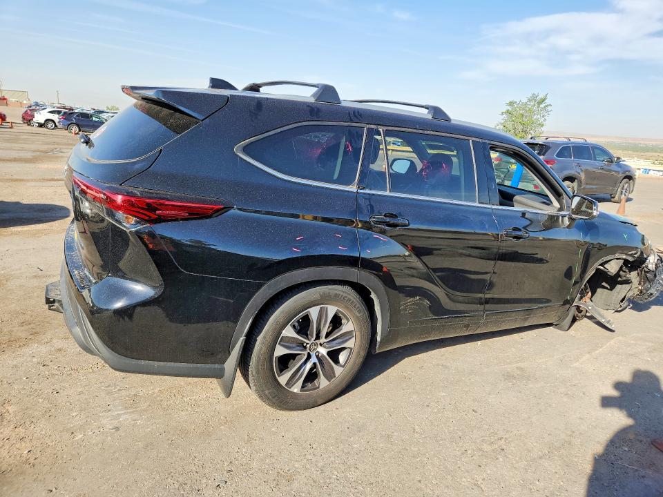 2022 TOYOTA HIGHLANDER XLE — Фото 3 из 14