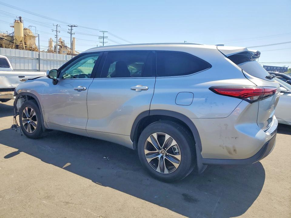 2022 TOYOTA HIGHLANDER HYBRID XLE — Фото 2 из 13