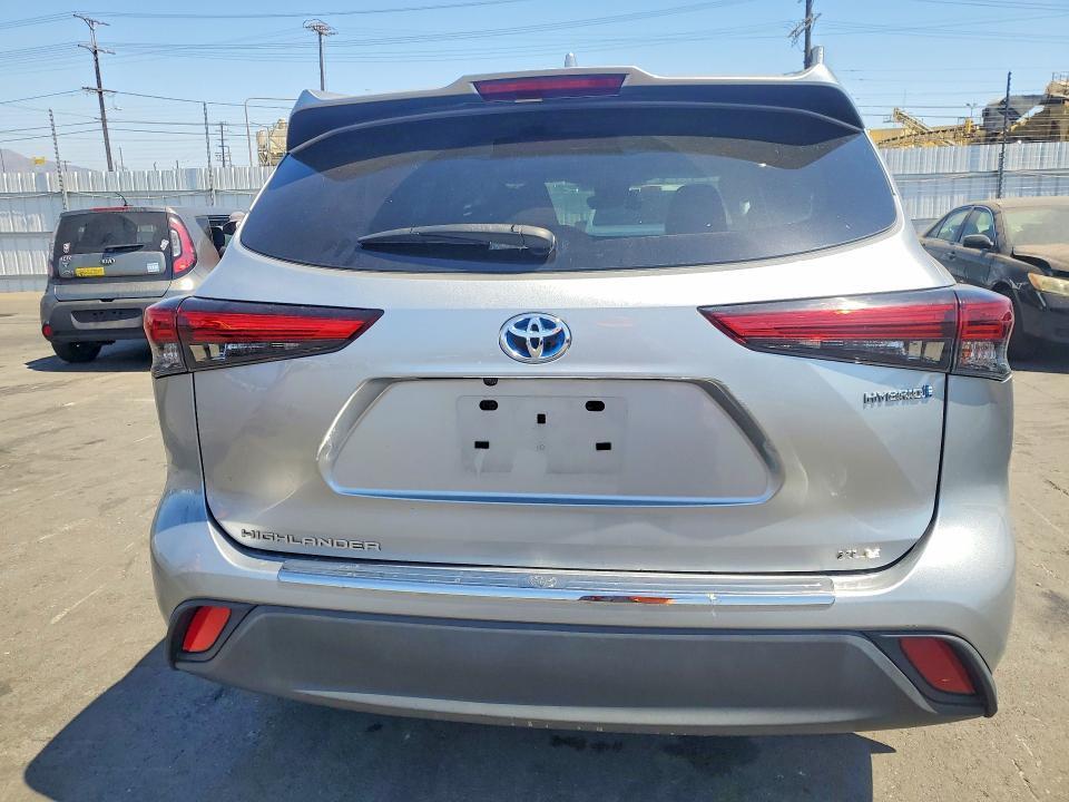 2022 TOYOTA HIGHLANDER HYBRID XLE — Фото 6 из 13