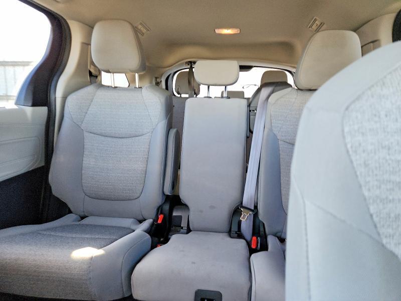 2022 TOYOTA SIENNA LE — Фото 10 из 13
