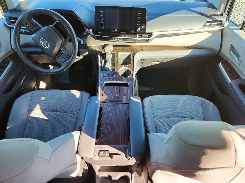 2022 TOYOTA SIENNA LE — Фото 8 из 13