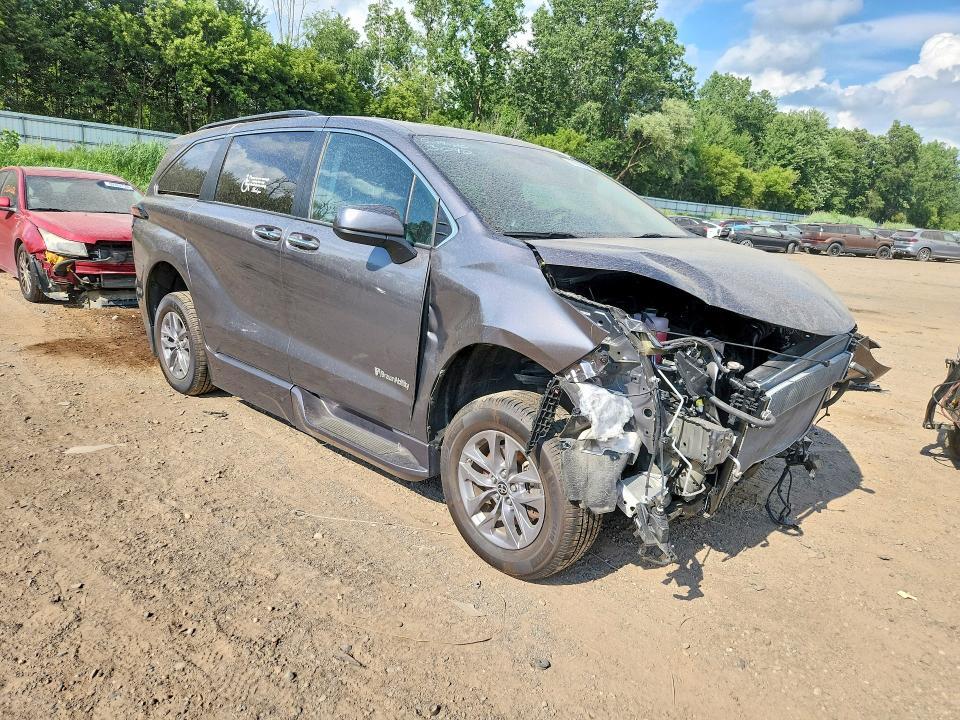 5TDJRKEC8NS123042 2022 TOYOTA SIENNA photo no. 4