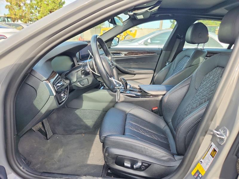 2021 BMW 530E — Фото 7 из 13