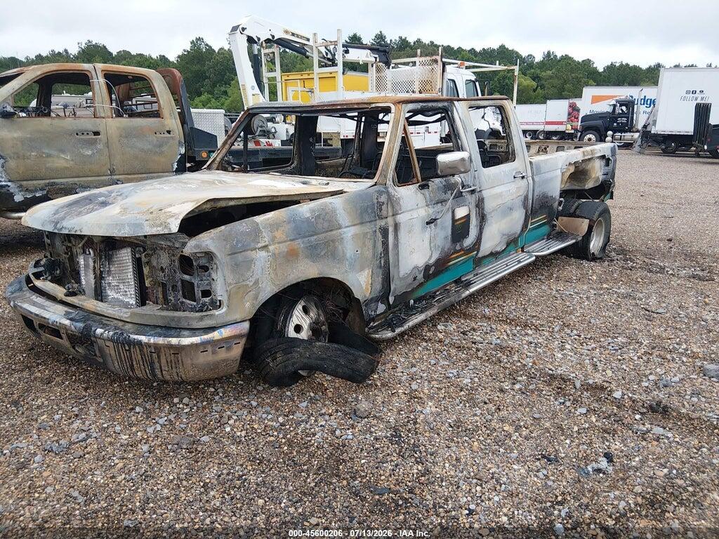 1FTJW35K8REA08569 1994 FORD F350 photo no. 2