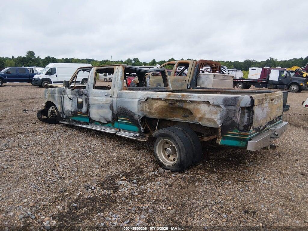1FTJW35K8REA08569 1994 FORD F350 photo no. 3