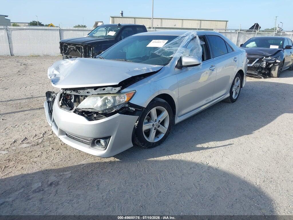 4T1BF1FK2EU446653 2014 TOYOTA CAMRY photo no. 2