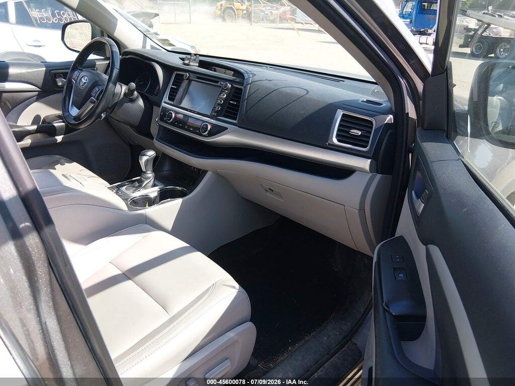 5TDJZRFH9JS527982 2018 TOYOTA HIGHLANDER photo no. 5