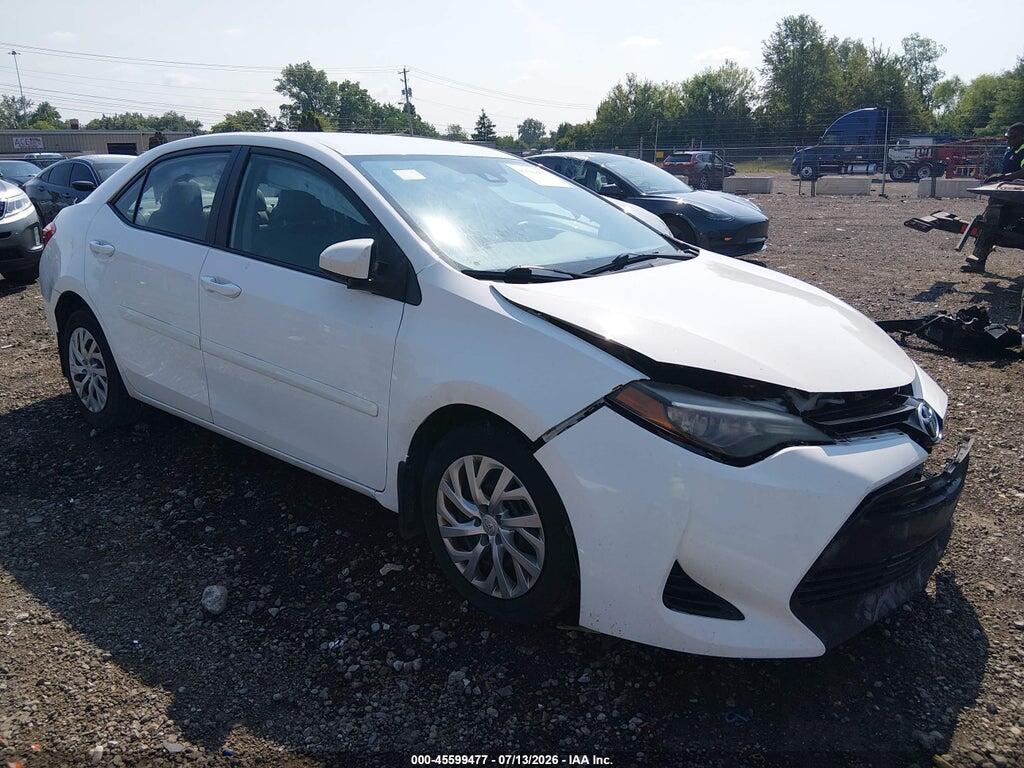 2T1BURHE3JC111764 2018 TOYOTA COROLLA photo no. 1