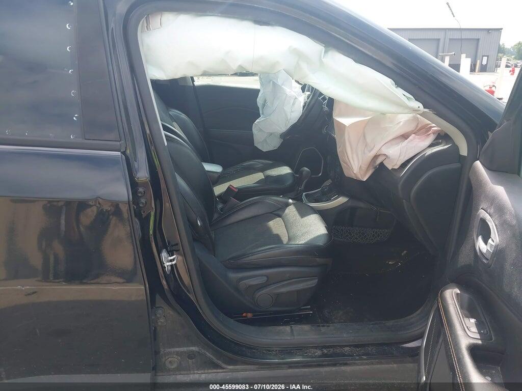 3C4NJDBBXJT238189 2018 JEEP COMPASS photo no. 5