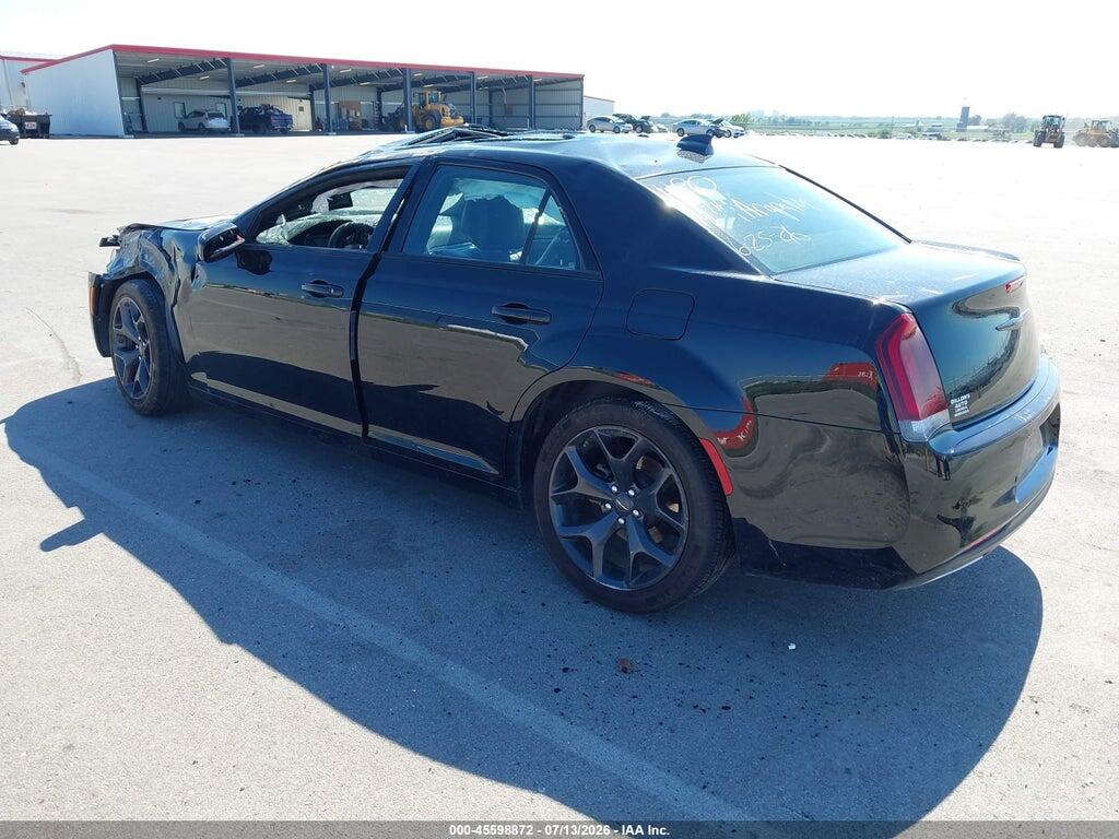 2C3CCABG5PH657858 2023 CHRYSLER 300 photo no. 3