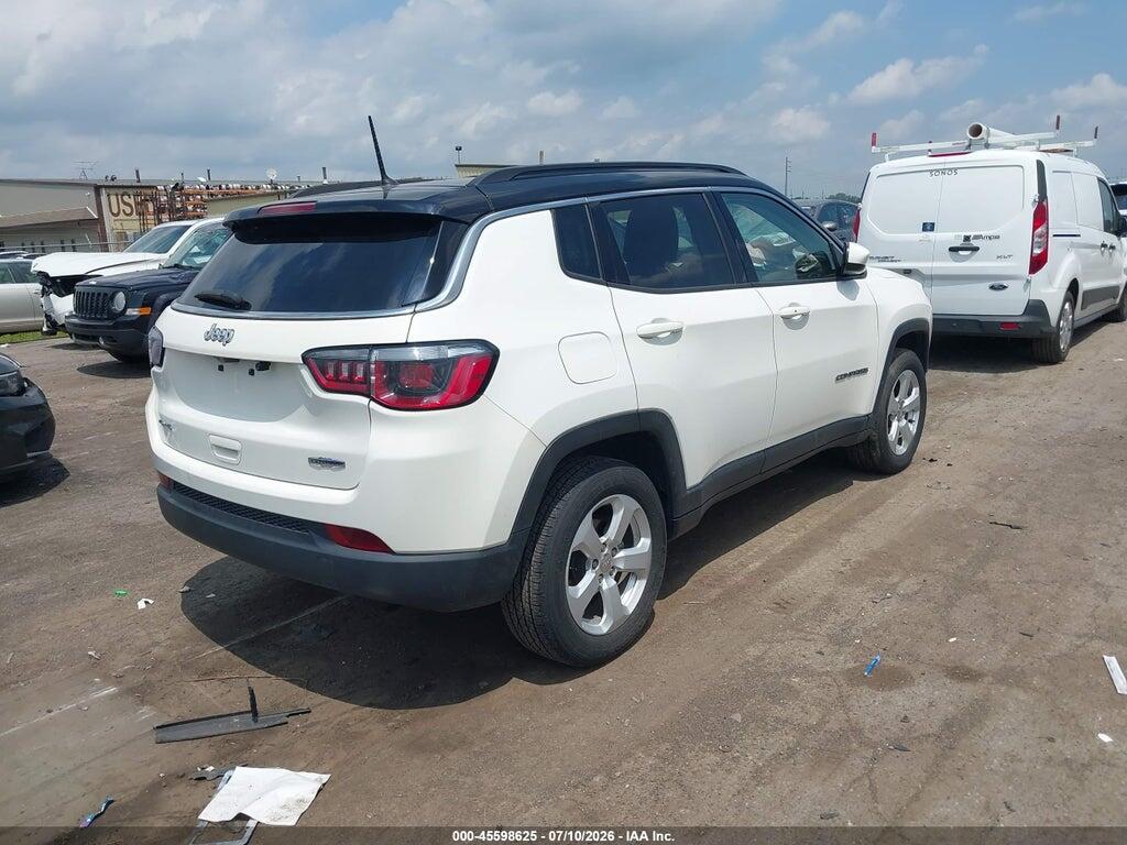 3C4NJDBB8JT326318 2018 JEEP COMPASS photo no. 4