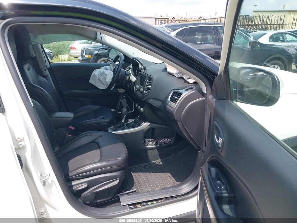 3C4NJDBB8JT326318 2018 JEEP COMPASS photo no. 5