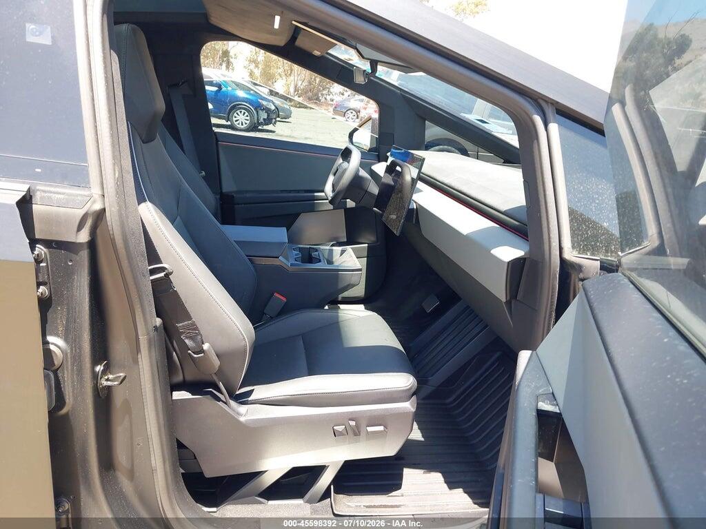 7G2CEHEE7RA037282 2024 TESLA CYBERTRUCK photo no. 5