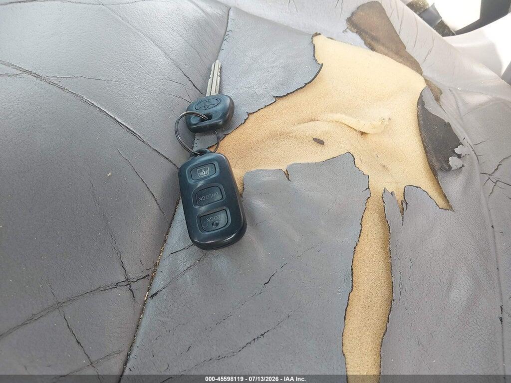 5TDZT34A32S132950 2002 TOYOTA SEQUOIA photo no. 11