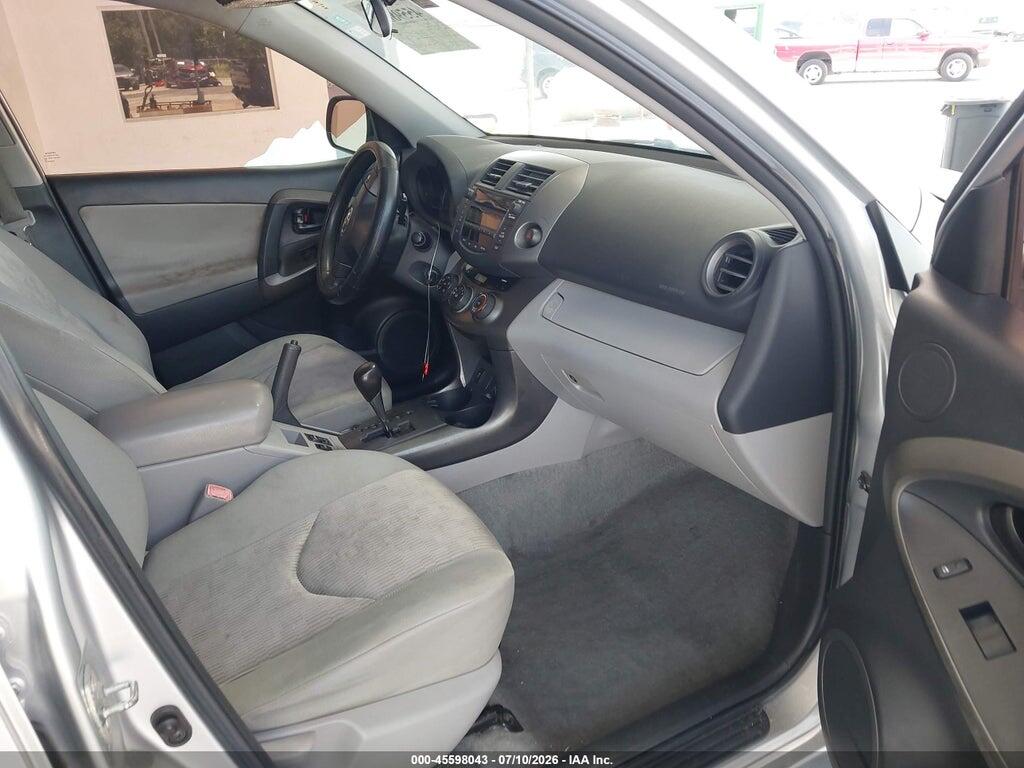 2T3BF4DV1BW101826 2011 TOYOTA RAV4 photo no. 5