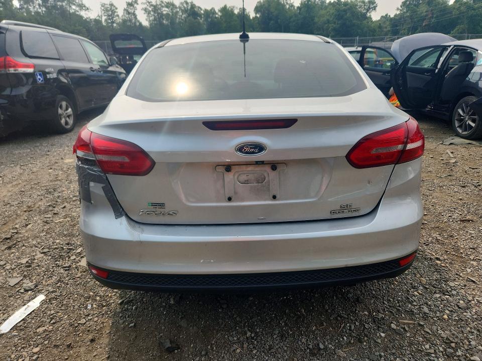 2015 FORD FOCUS SE — Фото 6 из 12