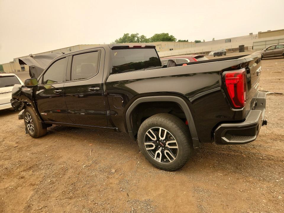 2021 GMC SIERRA K1500 AT4 — Фото 2 из 12