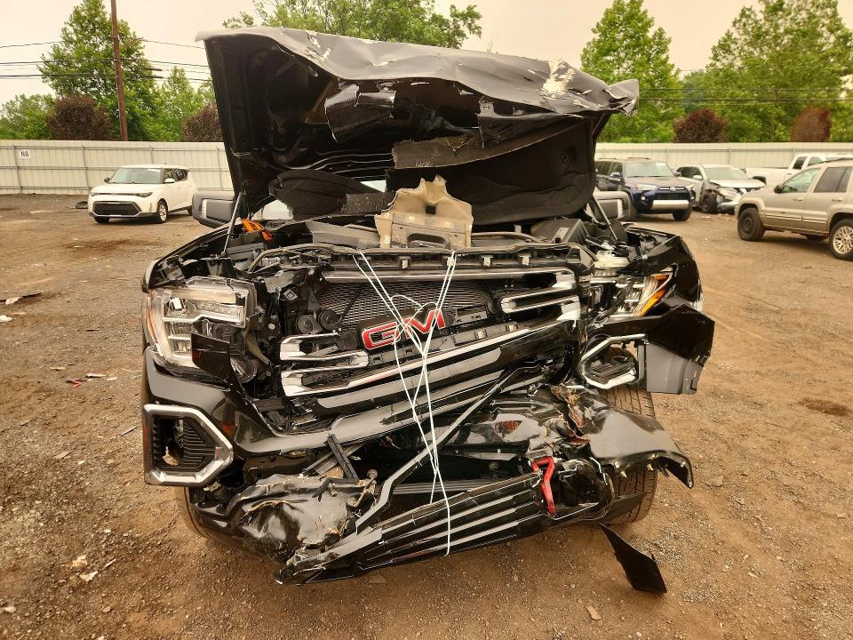 2021 GMC SIERRA K1500 AT4 — Фото 5 из 12