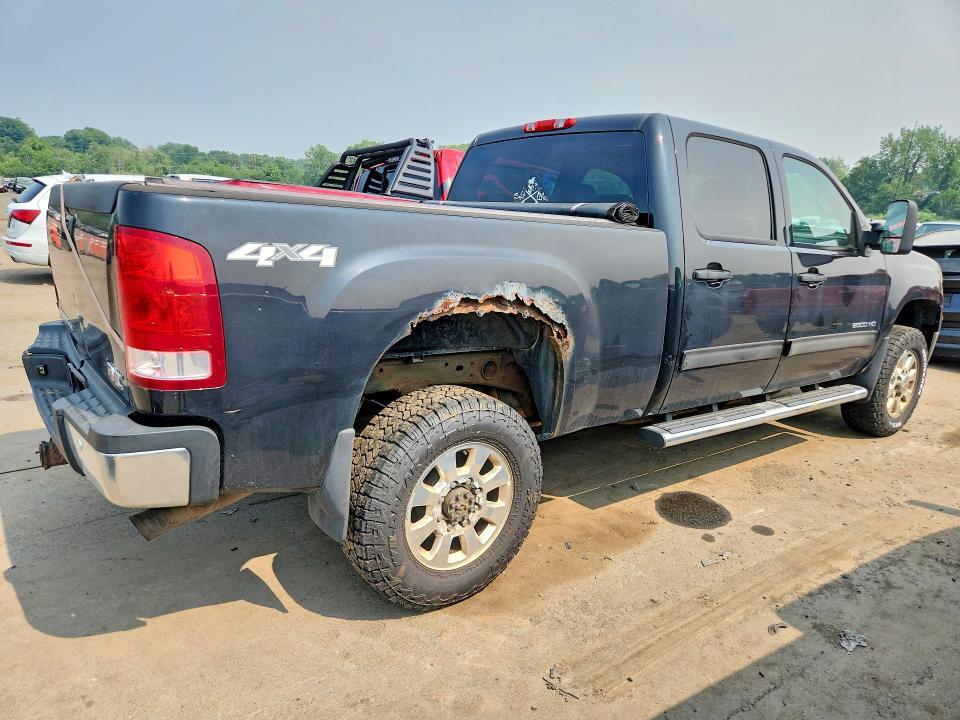 2013 GMC SIERRA K2500 SLE — Фото 3 из 12
