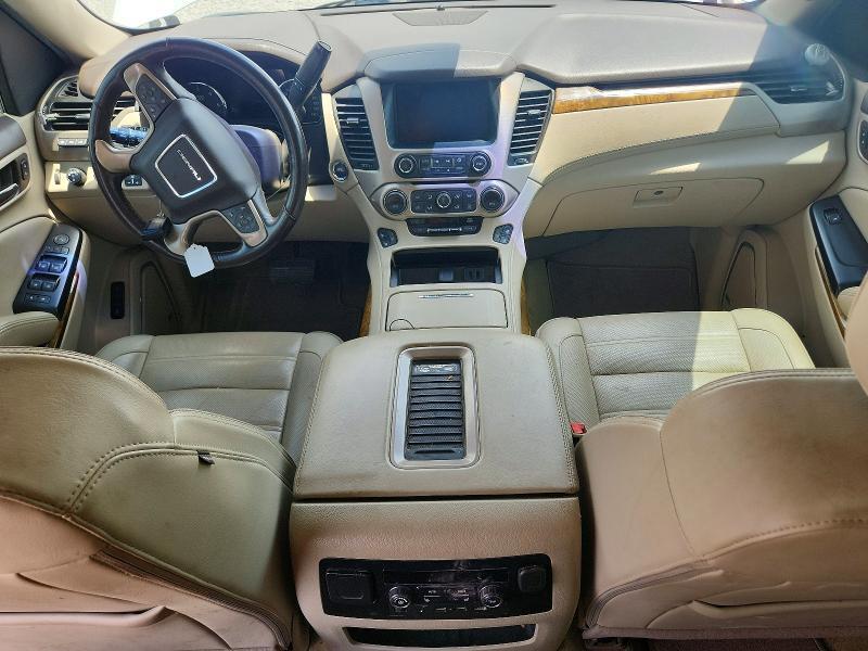 2017 GMC YUKON DENALI — Фото 8 из 13