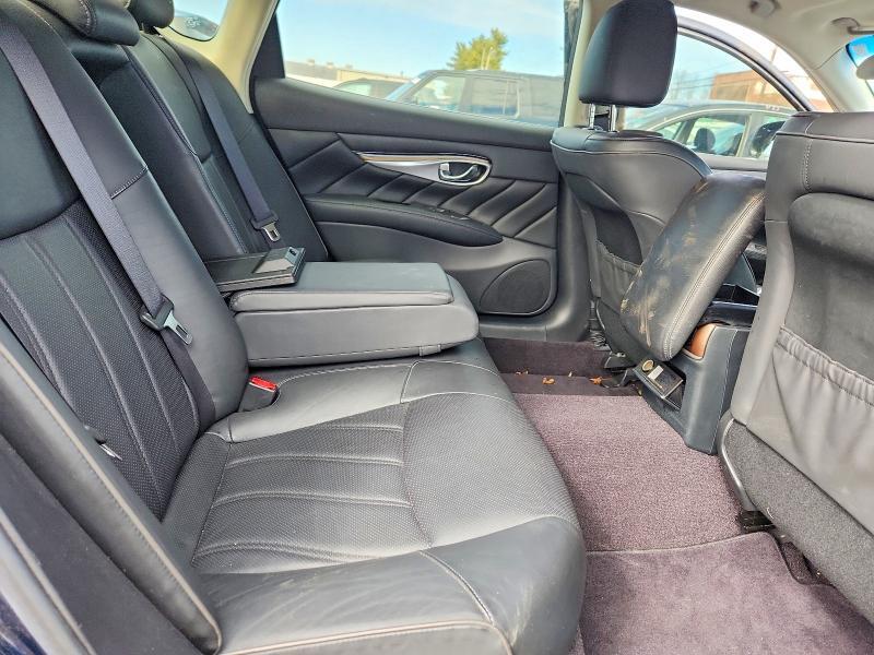 2019 INFINITI Q70L 3.7 LUXE — Фото 10 из 12