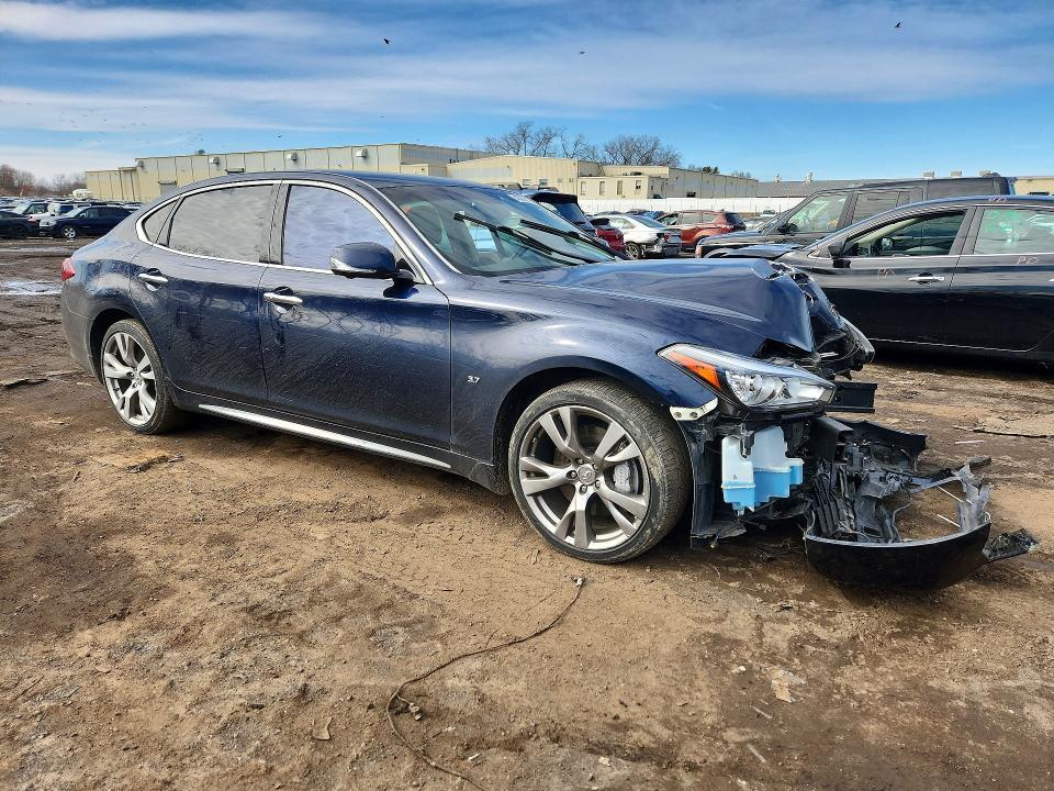 2019 INFINITI Q70L 3.7 LUXE — Фото 4 из 12