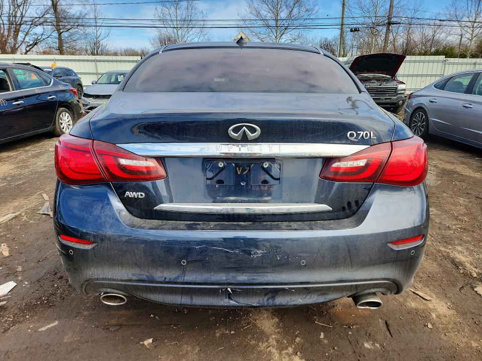 2019 INFINITI Q70L 3.7 LUXE — Фото 6 из 12