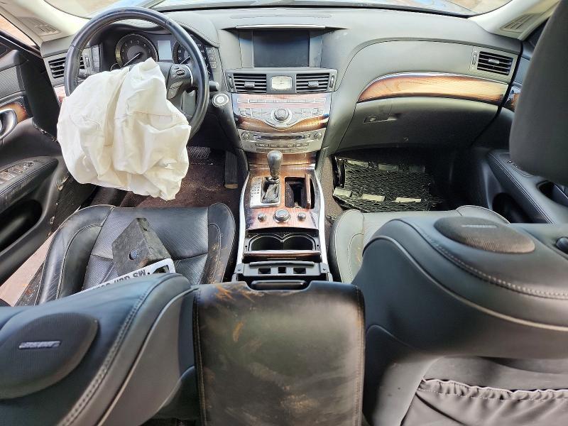 2019 INFINITI Q70L 3.7 LUXE — Фото 8 из 12