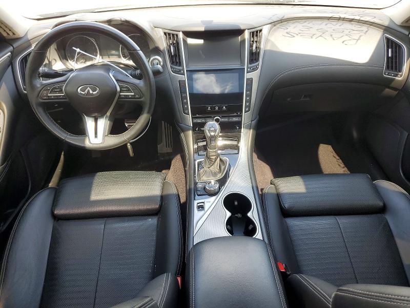 2018 INFINITI Q50 3.0T LUXE — Фото 8 из 12