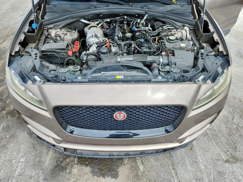 2017 JAGUAR F-PACE PREMIUM — Фото 12 из 13