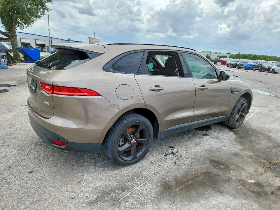 2017 JAGUAR F-PACE PREMIUM — Фото 3 из 13