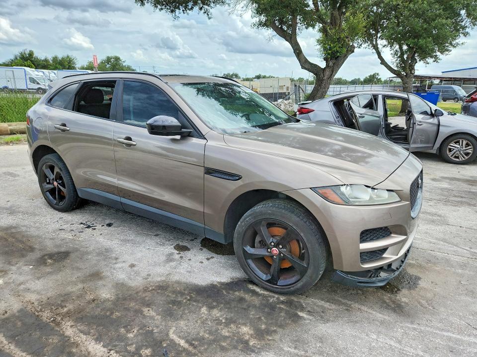2017 JAGUAR F-PACE PREMIUM — Фото 4 из 13
