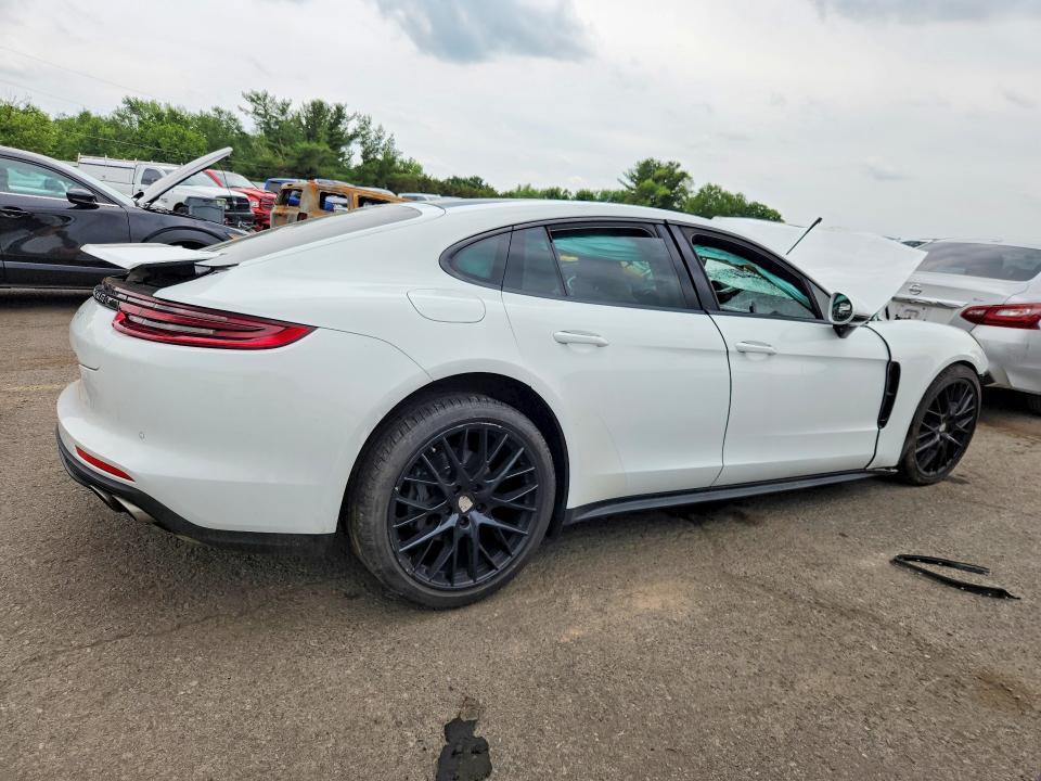 2018 PORSCHE PANAMERA 4S — Фото 3 из 13