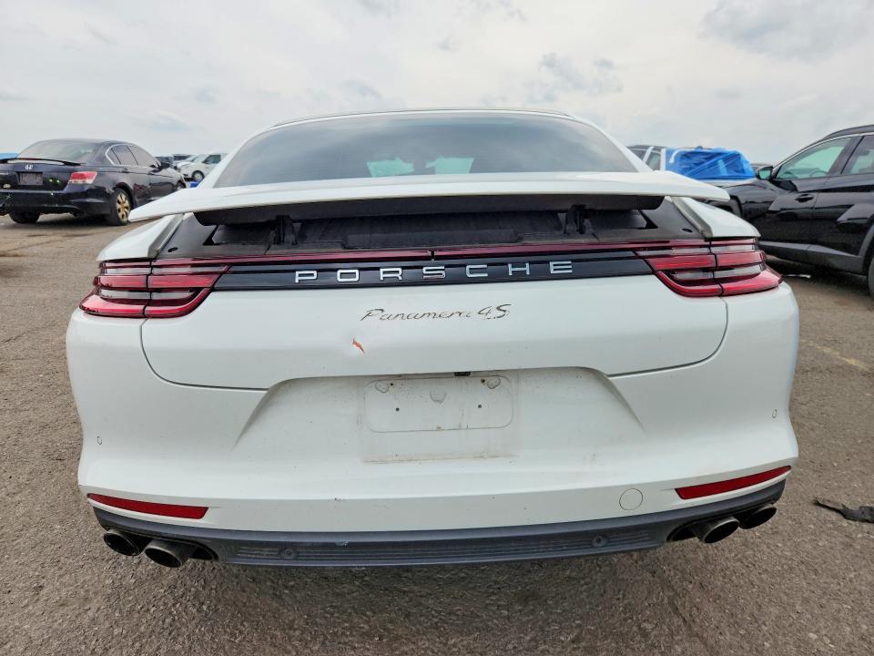 2018 PORSCHE PANAMERA 4S — Фото 6 из 13