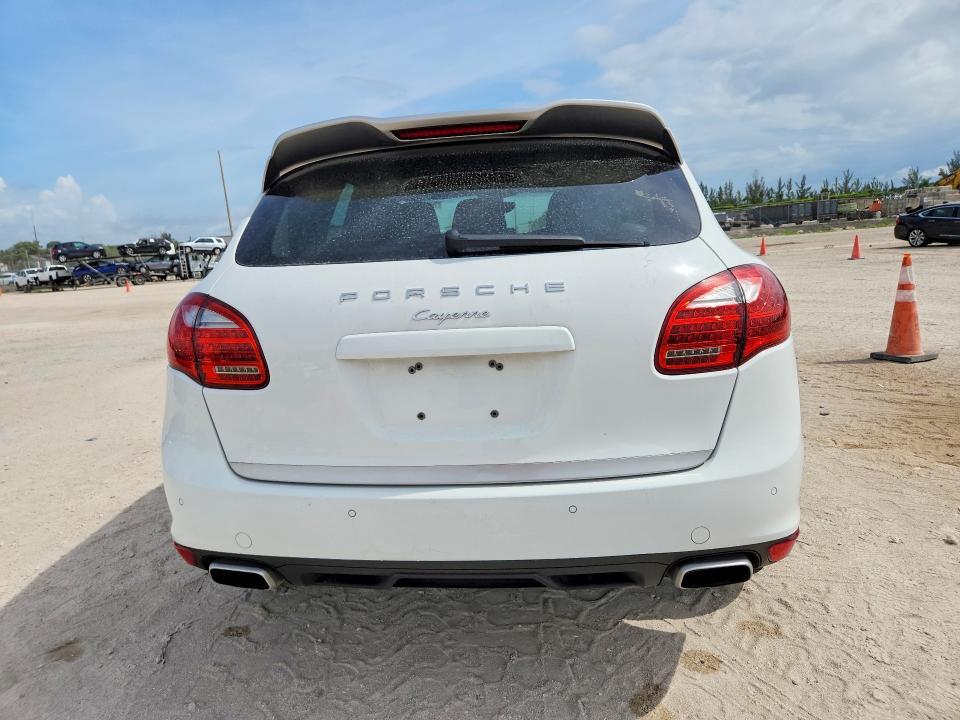 2014 PORSCHE CAYENNE — Фото 6 из 13