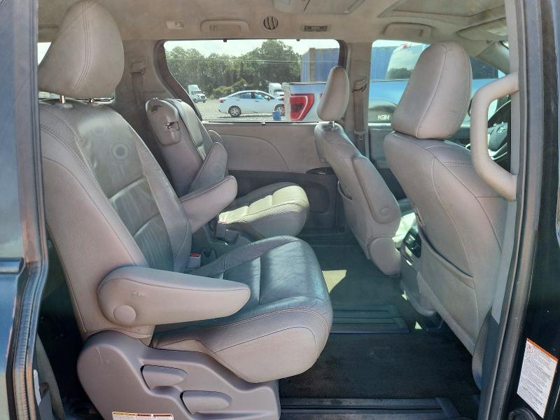 2016 TOYOTA SIENNA XLE PREMIUM 8-PASSENGER — Фото 11 из 13